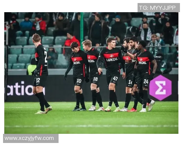 球迷心中永恒的足球明星与他们的传奇故事揭秘 球迷心中永恒的足球明星与他们的传奇故事揭秘