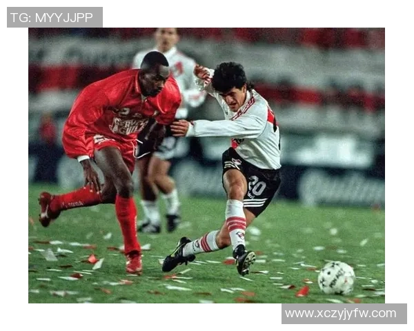 足球明星外号小毛驴的传奇故事与成长历程揭秘 足球明星外号小毛驴的传奇故事与成长历程揭秘